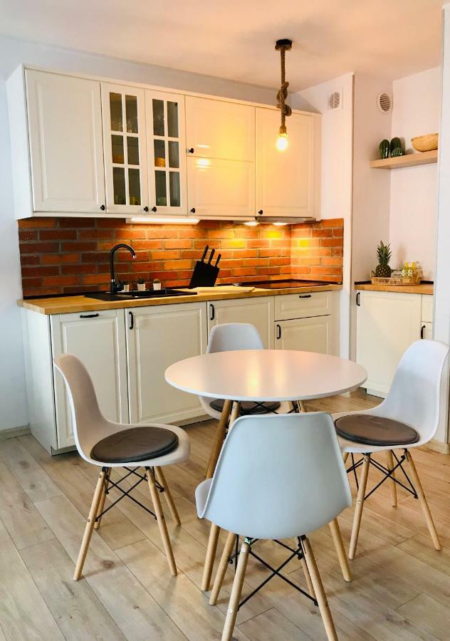 Pineapple Apartment Kolobrzeg Bagian luar foto